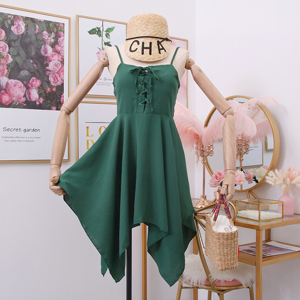 Új modell női aszimmetrikus ruha pántokkal - többféle színben