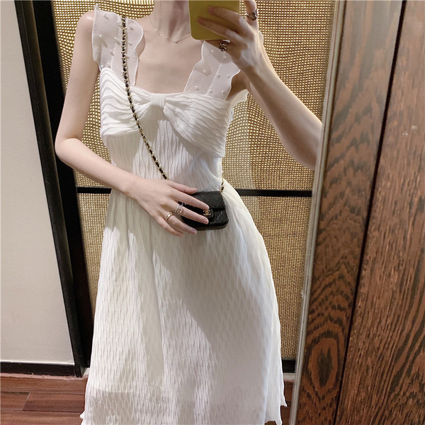 Alkalmi női ruha fehér színben