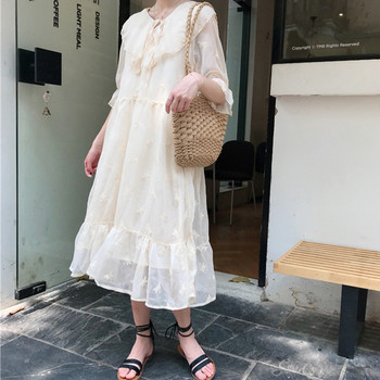 Rochie lejeră lungă de damă în alb cu decolteu O