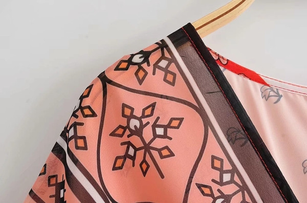 Rochie moderna de dama cu decolteu in V - culoare rosie