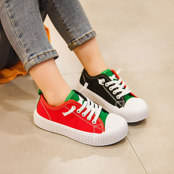 Aktuális gyerek tornacipő három színben fiúknak