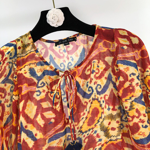 Bluza de dama din sifon cu model colorat