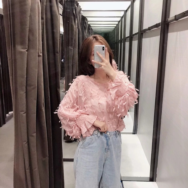 Bluză de damă elegantă cu decolteu O în culoarea roz