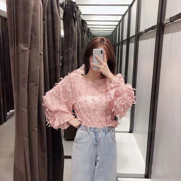 Bluză de damă elegantă cu decolteu O în culoarea roz