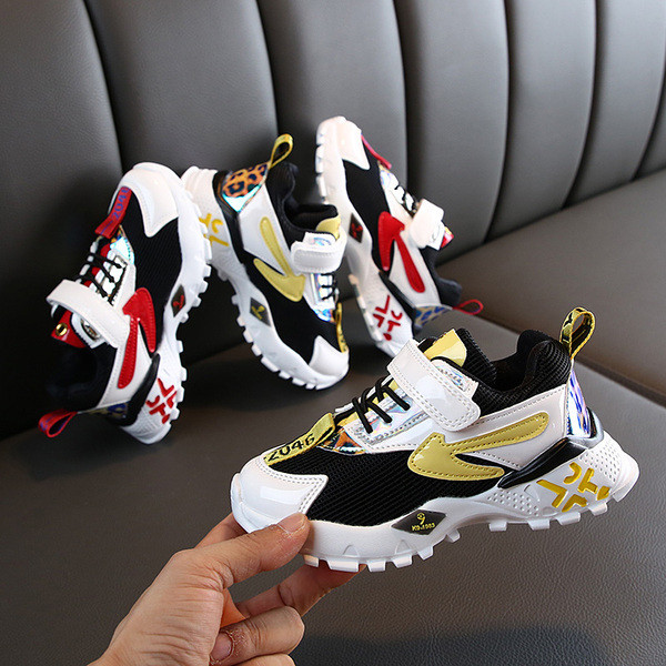 Model nou de adidasi copii in doua culori pentru baieti