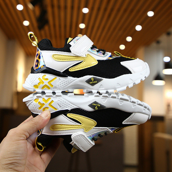 Model nou de adidasi copii in doua culori pentru baieti