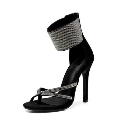 Sandale de damă elegante, de culoare neagră, cu tocuri înalte și pietre