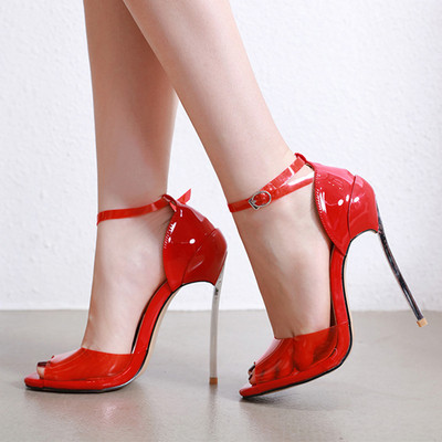 Дамски обувки с метален ток в черве, черен и жълт цвят