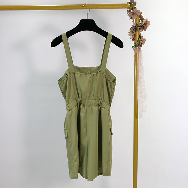 Rochie de damă cu bretele subțiri și legături în talie de culoare verde