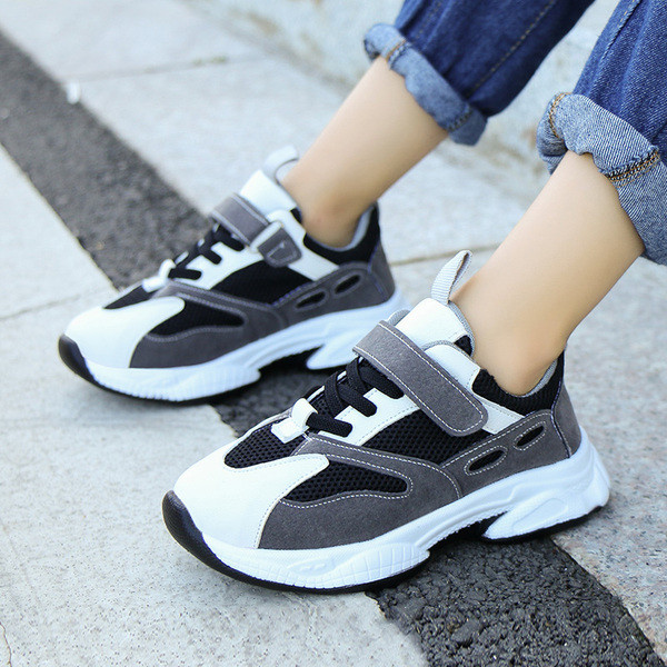 Tenisi actuali pentru copii in trei culori pentru baieti si fete