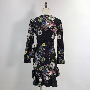 Hosszú ujjú ruha és derékkötő virágmintával