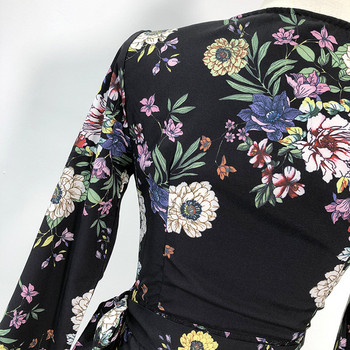 Hosszú ujjú ruha és derékkötő virágmintával