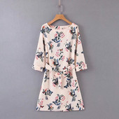 Rochie de dama cu model floral si maneci 7/8