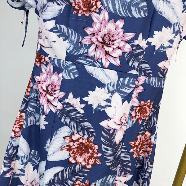 Rochie lunga de dama de culoare albastra si imprimeu floral