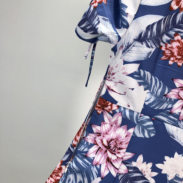 Rochie lunga de dama de culoare albastra si imprimeu floral