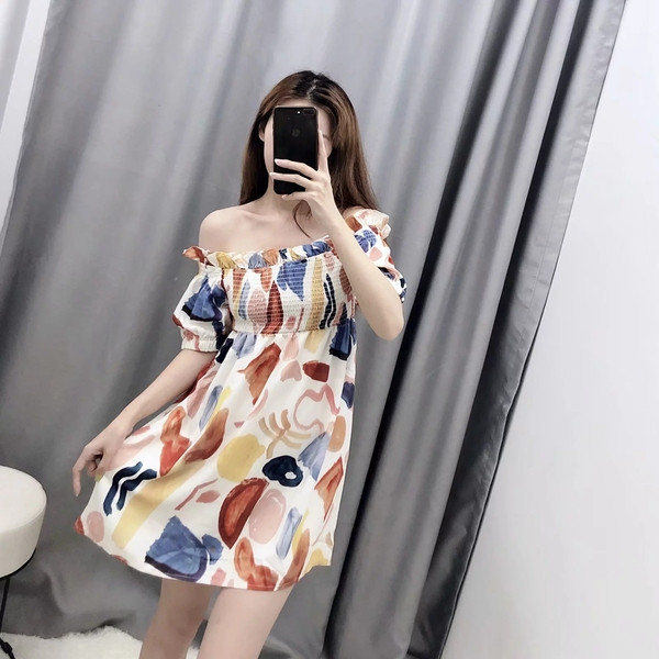 Rochie moderna de dama cu umerii goi - culoare alba