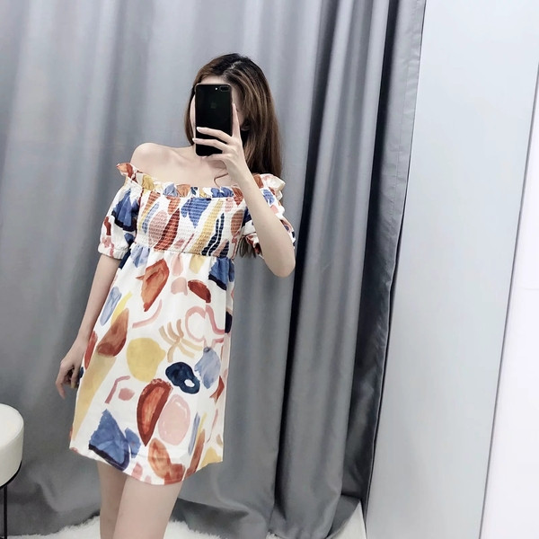 Rochie moderna de dama cu umerii goi - culoare alba