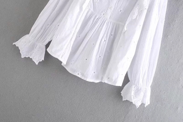 Cămașă elegantă de damă cu mâneci lungi, în alb