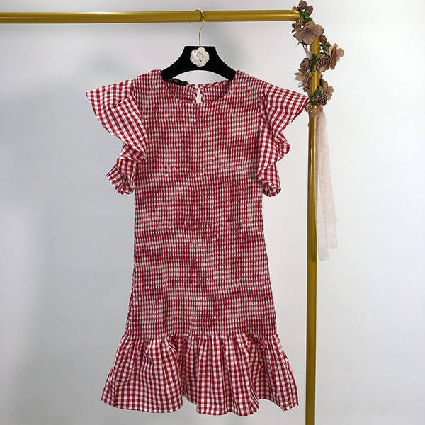 Rochie scurtă în carouri cu mâneci lotus