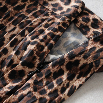 Fusta de dama asimetrica cu model animal