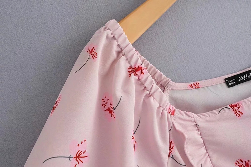 Bluză de damă cu mâneci lungi și nasturi de culoare roz