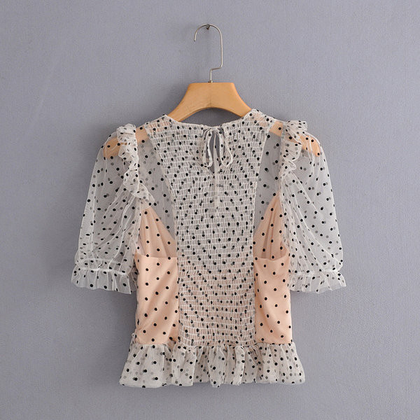 Bluză de damă cu buline de culoare roz