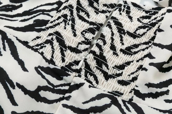 Rochie modernă de damă cu model animal în alb