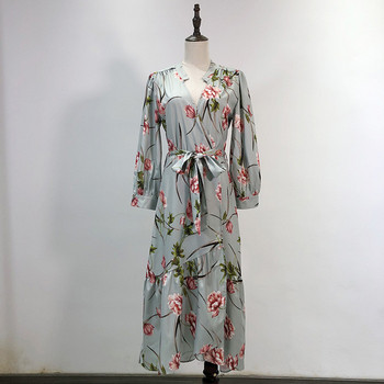 Rochie de damă cu decolteu în V adânc și mâneci lungi cu model floral