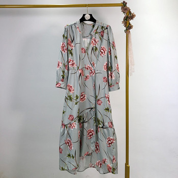 Rochie de damă cu decolteu în V adânc și mâneci lungi cu model floral