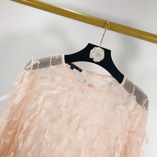 Bluză de damă modernă din tul cu decolteu oval