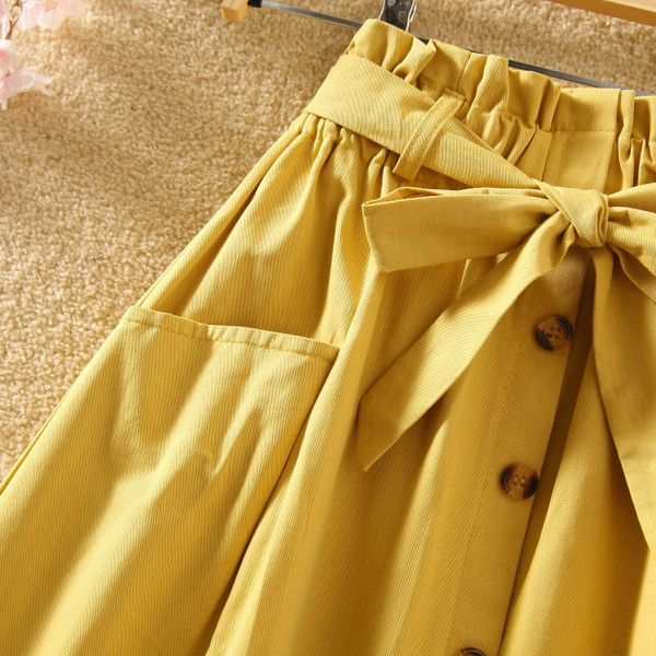 Fusta de dama actuala in mai multe culori cu nasturi