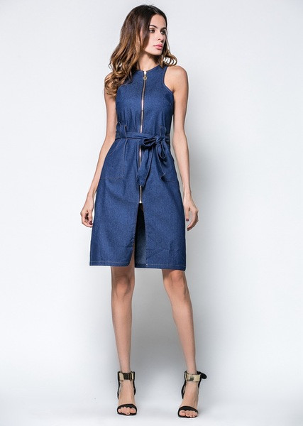 Modern női farmer ruha kék színű cipzárral és nyakkendővel