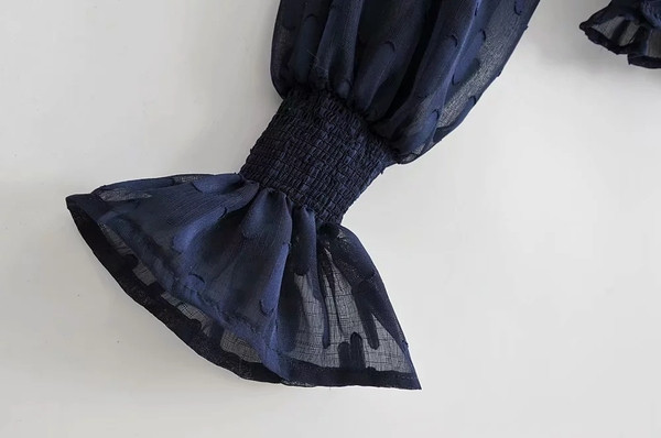 Bluză de damă elegantă cu cravate în albastru