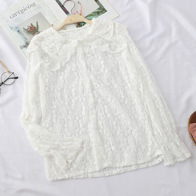 Cămașă de damă din dantelă cu nasturi în negru, alb și bej