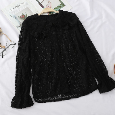 Cămașă de damă din dantelă cu nasturi în negru, alb și bej