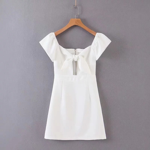 Rochie modernă pentru femei - albă cu cravate