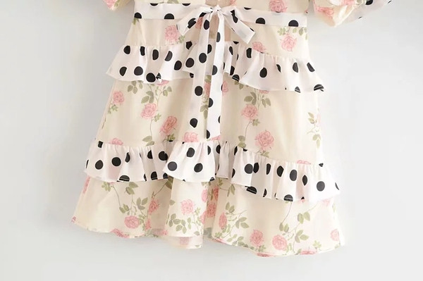 Rochie moderna de dama cu puncte si motive florale