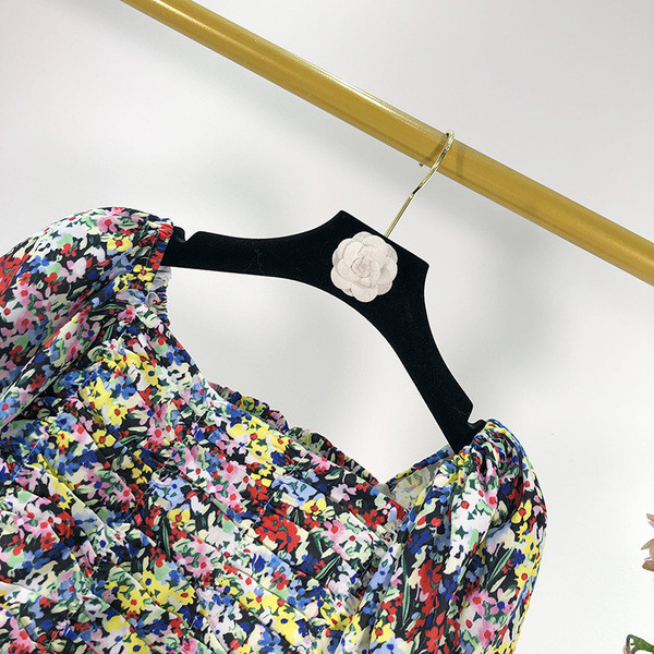 Bluză de damă cu decolteu pătrat și mâneci 3/4