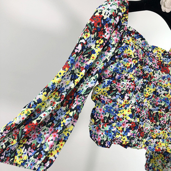 Bluză de damă cu decolteu pătrat și mâneci 3/4