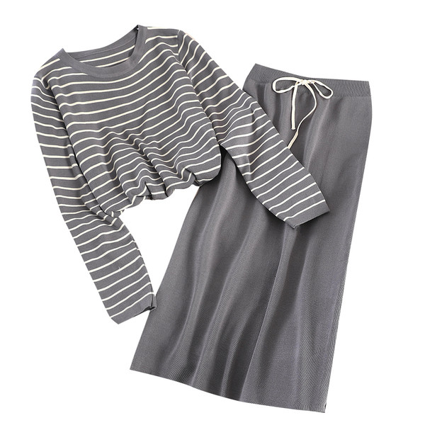 Set casual dama care include o bluza si o fusta lunga in doua culori