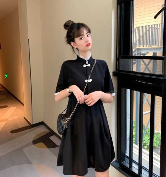 Női alkalmi ruha - szabású modell fekete színben