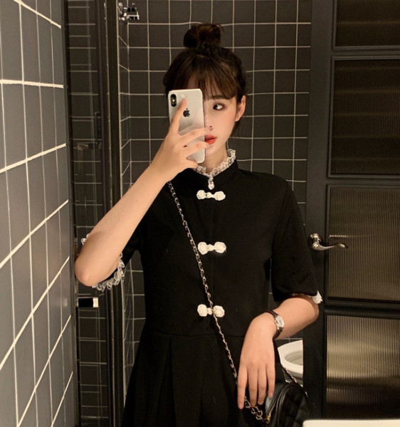 Női alkalmi ruha - szabású modell fekete színben