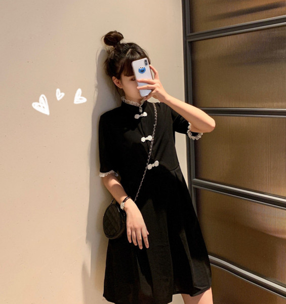 Női alkalmi ruha - szabású modell fekete színben