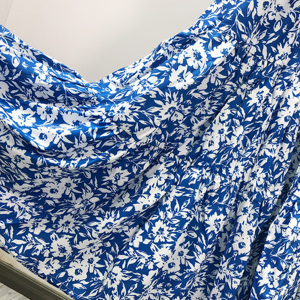 Rochie lunga de dama cu model floral si maneci scurte