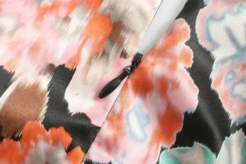 Rochie de dama model drept cu model floral si decolteu O