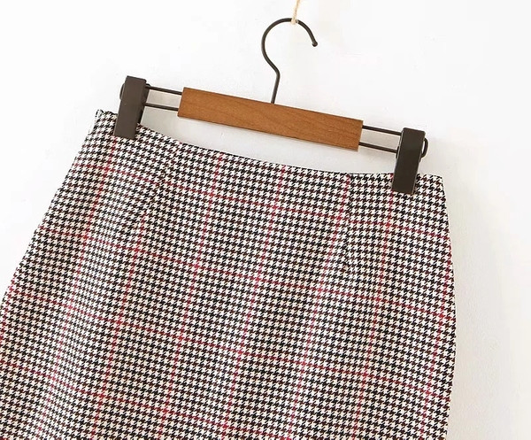 Fusta dama in carouri eleganta Model subtire cu talie inalta