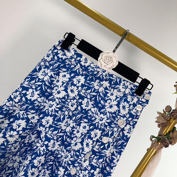 Fusta lunga dama - model lat in albastru cu model