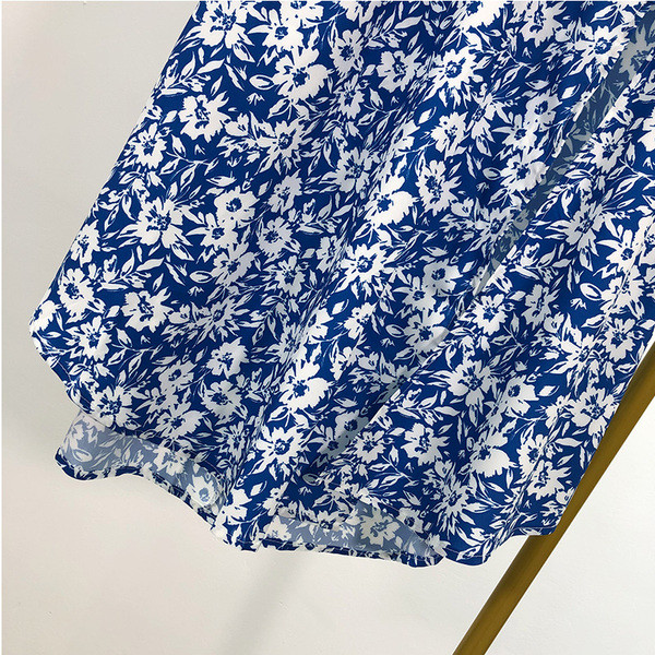 Fusta lunga dama - model lat in albastru cu model