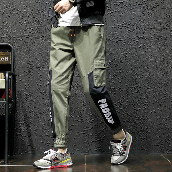 Pantaloni bărbați la modă în două culori cu inscripție