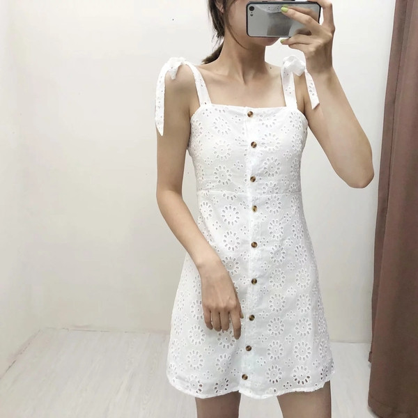 Rochie de dama moderna cu bretele si nasturi in alb